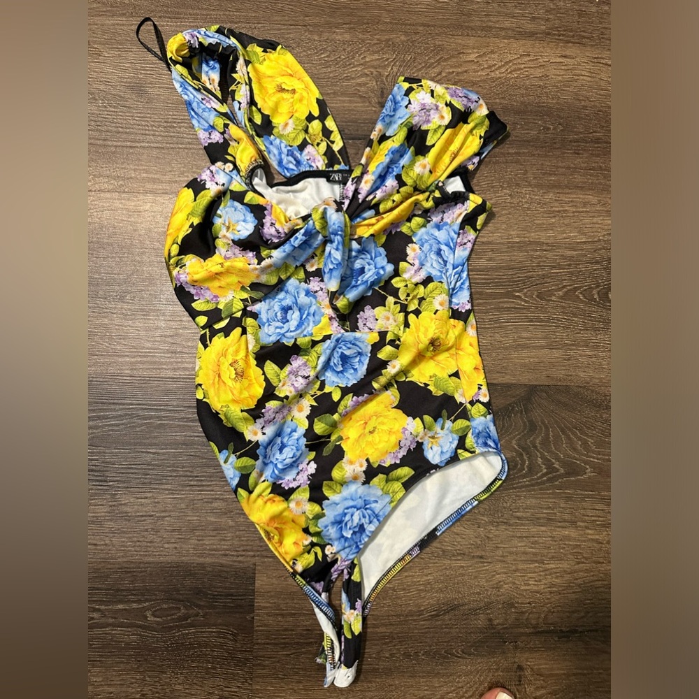 Zara Printed Bodysuit with Bow Size: small floral bright body suit - Picture 12 of 12